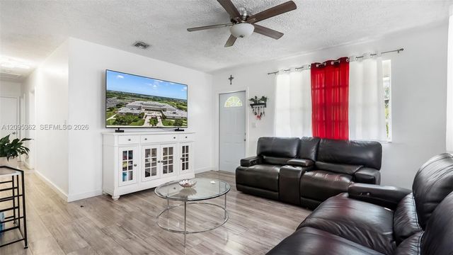 19710 SW 114th Place, Miami, FL 33157