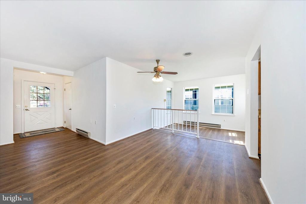 Image 10 of property listing at 5738 BOX ELDER CT, Frederick, MD 21703