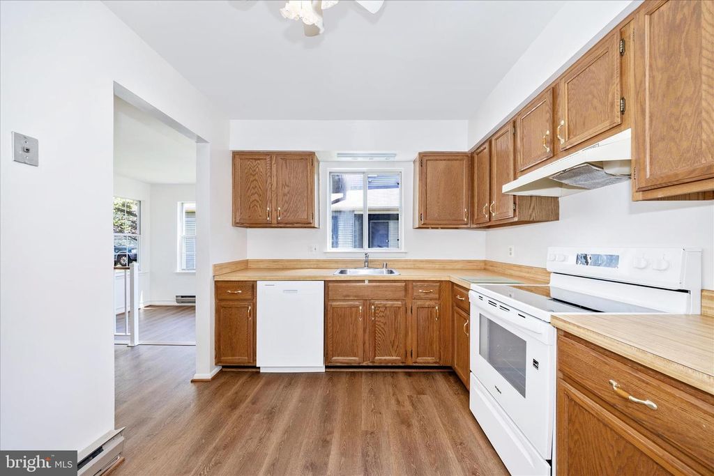 Image 15 of property listing at 5738 BOX ELDER CT, Frederick, MD 21703