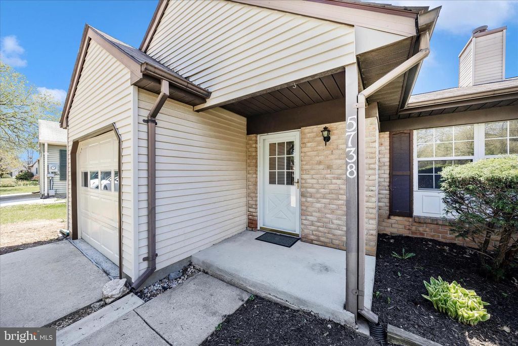 Image 32 of property listing at 5738 BOX ELDER CT, Frederick, MD 21703