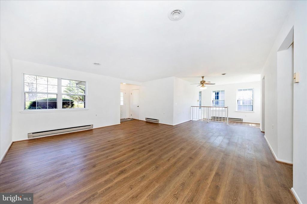 Image 6 of property listing at 5738 BOX ELDER CT, Frederick, MD 21703