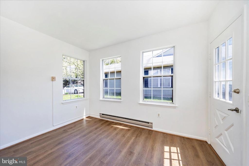 Image 9 of property listing at 5738 BOX ELDER CT, Frederick, MD 21703