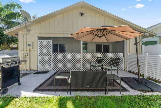 8745 Sol Terrace, West Palm Beach, FL 33403