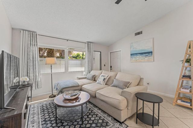 8745 Sol Terrace, West Palm Beach, FL 33403