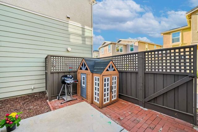 2933 2933 Stringham Way, Dublin, CA 94568