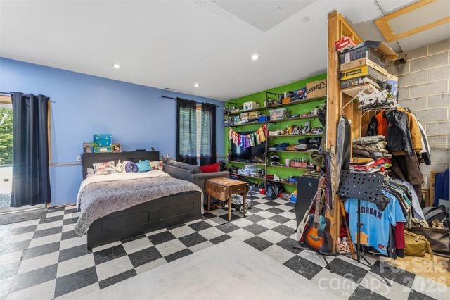 2269 Lee Roy Lane, Lenoir, NC 28645