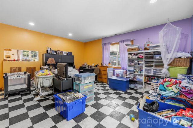 2269 Lee Roy Lane, Lenoir, NC 28645
