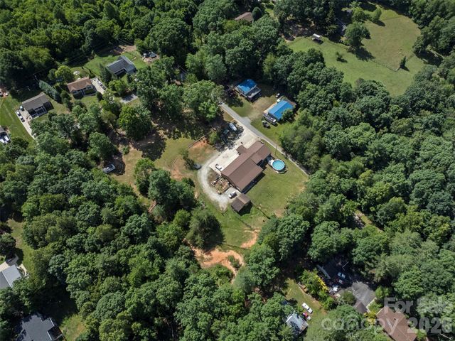 2269 Lee Roy Lane, Lenoir, NC 28645