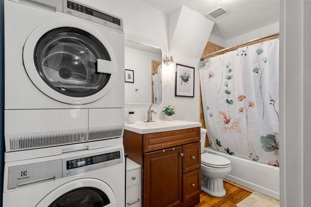 63 Maverick Square 5, Boston, MA 02128