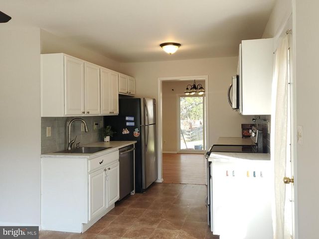 702 W EDMONSTON DR, Rockville, MD 20852