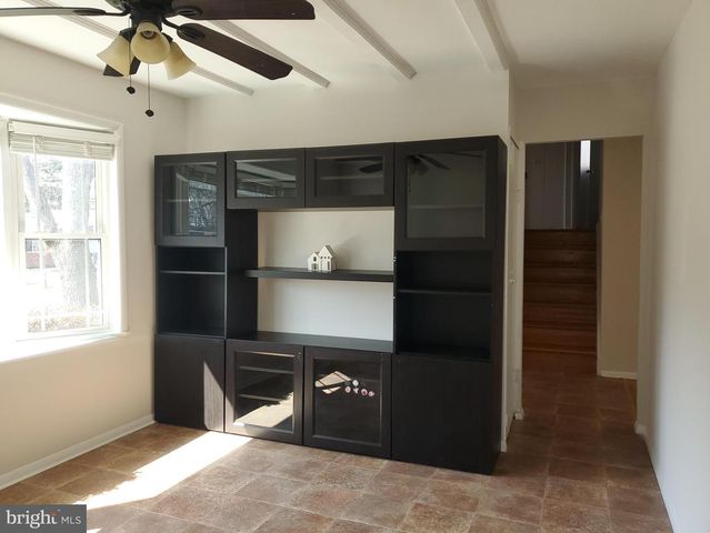 702 W EDMONSTON DR, Rockville, MD 20852