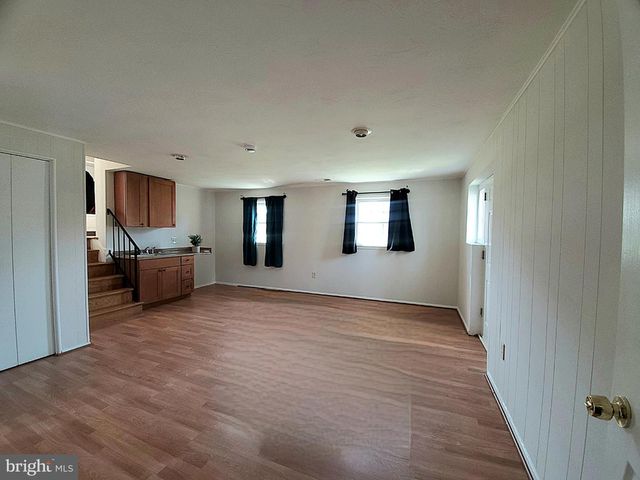 702 W EDMONSTON DR, Rockville, MD 20852