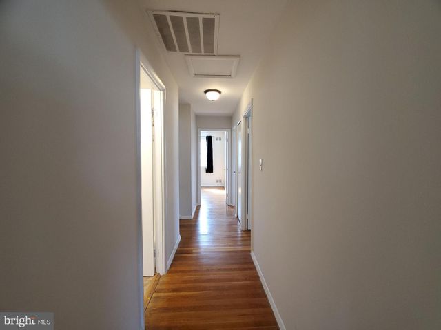 702 W EDMONSTON DR, Rockville, MD 20852