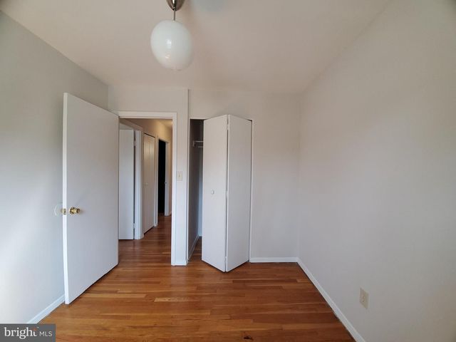 702 W EDMONSTON DR, Rockville, MD 20852