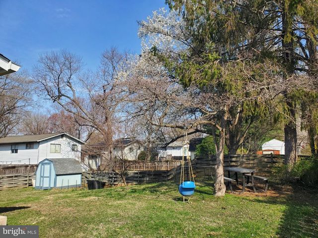 702 W EDMONSTON DR, Rockville, MD 20852