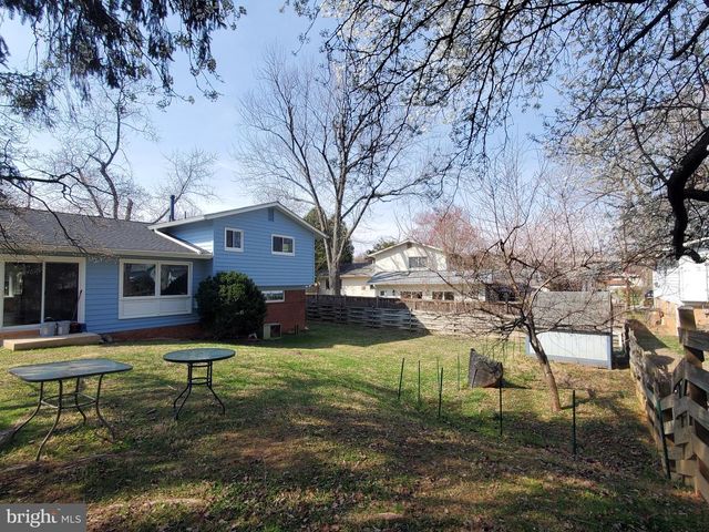 702 W EDMONSTON DR, Rockville, MD 20852