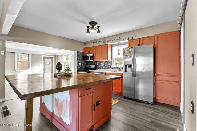 3500 Tyrone Dr, Louisville, KY 40218