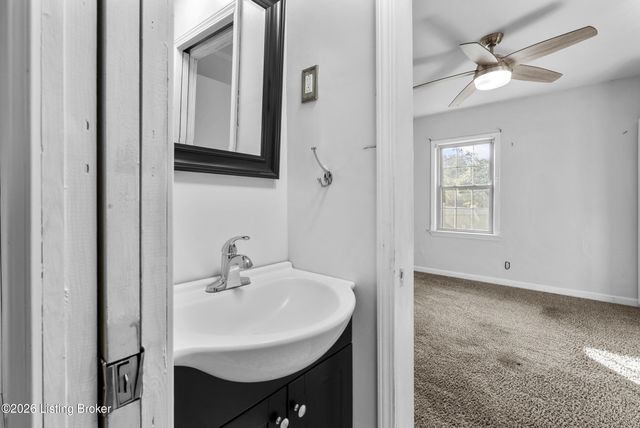 3500 Tyrone Dr, Louisville, KY 40218