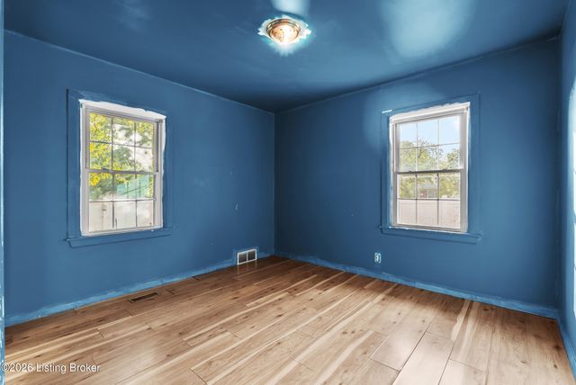 3500 Tyrone Dr, Louisville, KY 40218