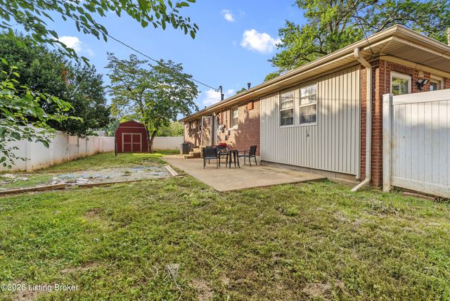 3500 Tyrone Dr, Louisville, KY 40218