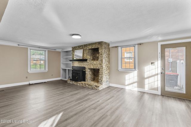 3500 Tyrone Dr, Louisville, KY 40218