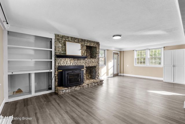 3500 Tyrone Dr, Louisville, KY 40218