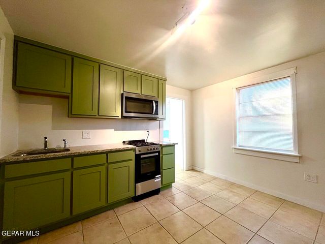 1203 MADELINE Drive B, El Paso, TX 79902