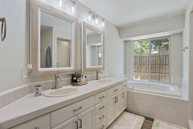 116 Evergreen Dr, Lodi, CA 95242