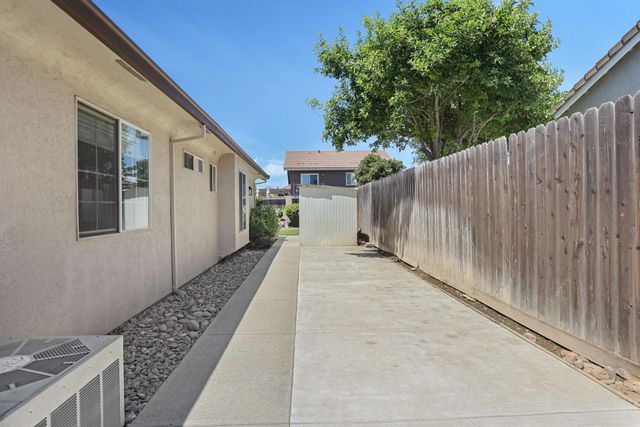 116 Evergreen Dr, Lodi, CA 95242