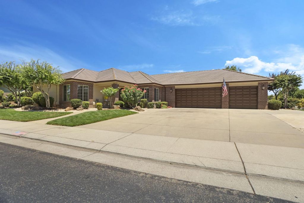 116 Evergreen Dr, Lodi, CA 95242