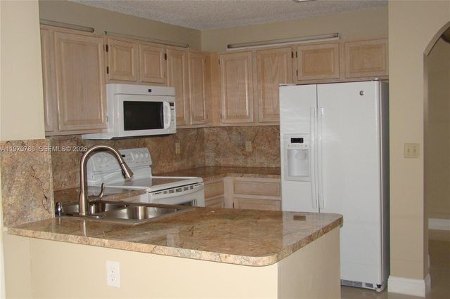 2784 Oakleigh Ln 0, Davie, FL 33328