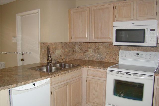 2784 Oakleigh Ln 0, Davie, FL 33328