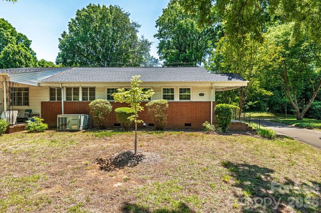 3241 Minnesota Road, Charlotte, NC 28208