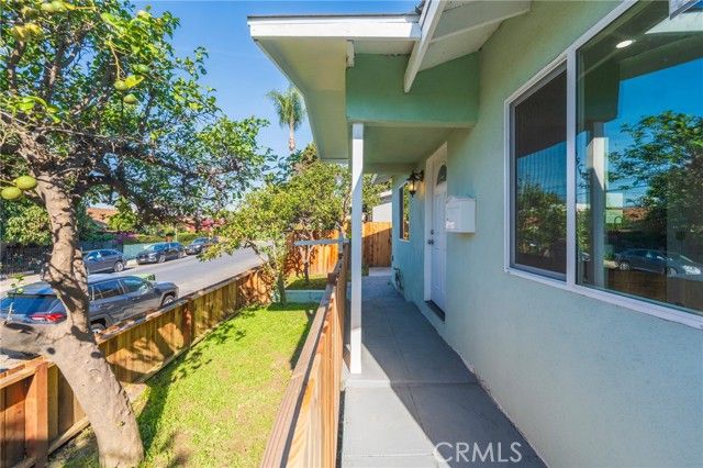 1680 S Rimpau Boulevard, Los Angeles, CA 90019