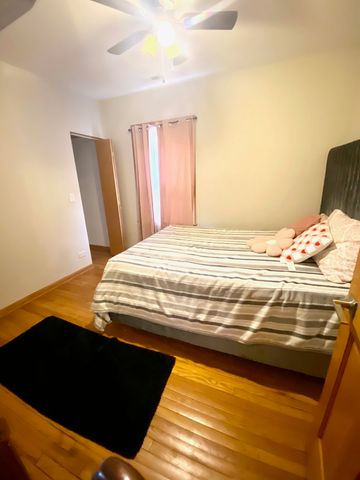 5225 W Deming Place 2, Chicago, IL 60639