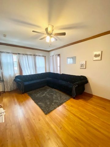 5225 W Deming Place 2, Chicago, IL 60639