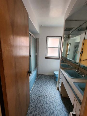 6723 S Euclid Avenue, Chicago, IL 60649