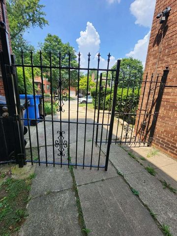 6723 S Euclid Avenue, Chicago, IL 60649