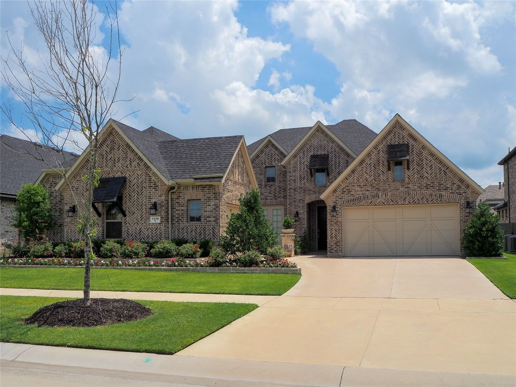1310 Sunflower Avenue, Argyle, TX 76226