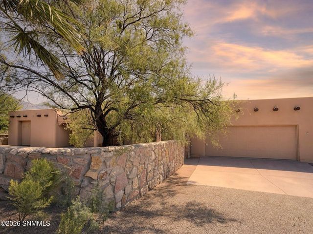 8925 Bougainvillea Court, Las Cruces, NM 88011