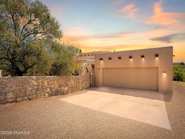 8925 Bougainvillea Court, Las Cruces, NM 88011