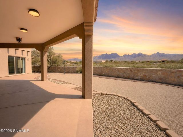8925 Bougainvillea Court, Las Cruces, NM 88011