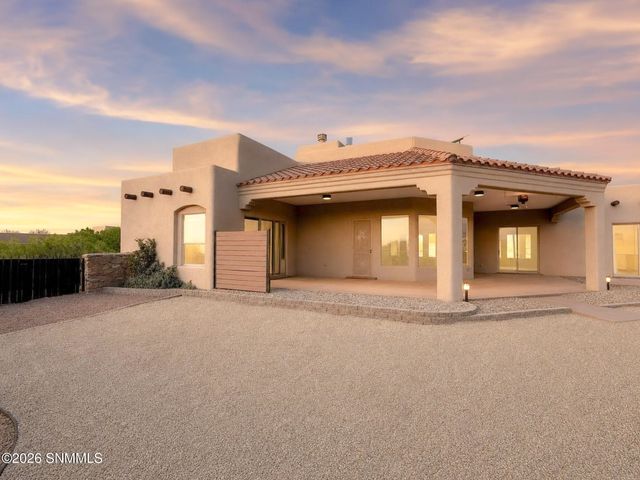 8925 Bougainvillea Court, Las Cruces, NM 88011