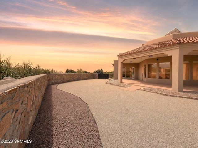 8925 Bougainvillea Court, Las Cruces, NM 88011