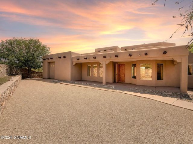 8925 Bougainvillea Court, Las Cruces, NM 88011