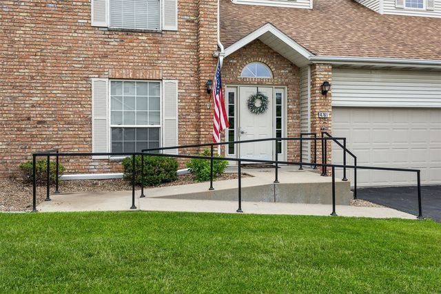 4761 Westchester Drive NE A, Cedar Rapids, IA 52402