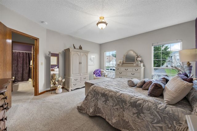 4761 Westchester Drive NE A, Cedar Rapids, IA 52402