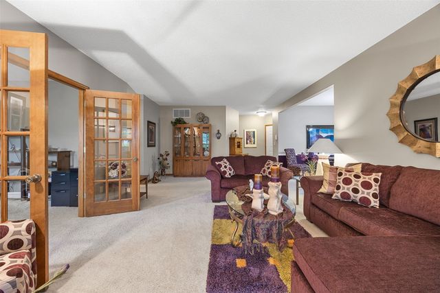 4761 Westchester Drive NE A, Cedar Rapids, IA 52402