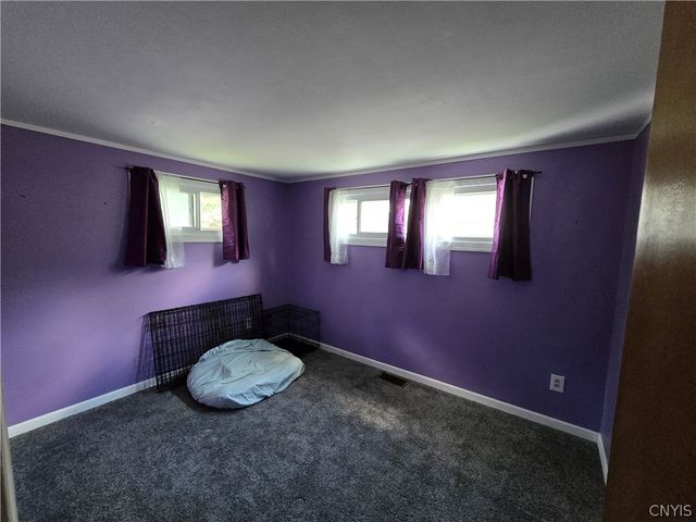 211 Mohawk Drive, Salina, NY 13211