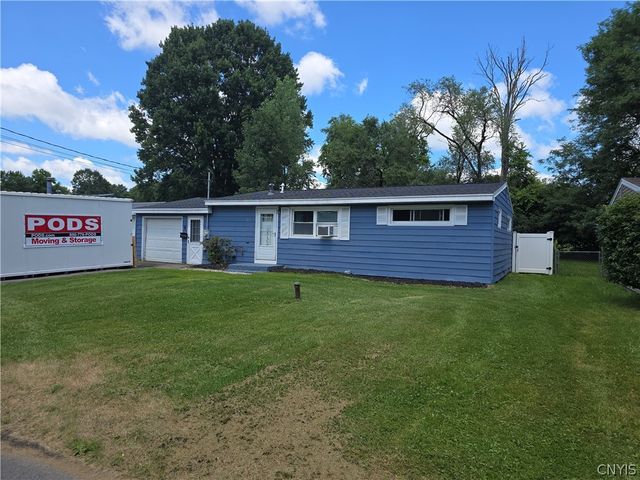 211 Mohawk Drive, Salina, NY 13211